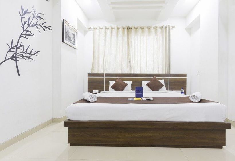 בית מלון כפרי Aarya Regency