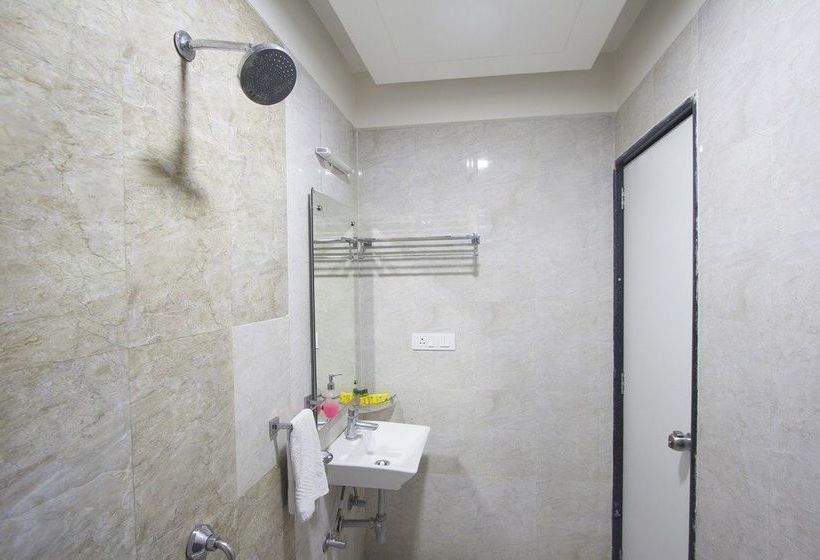 בית מלון כפרי Aarya Regency