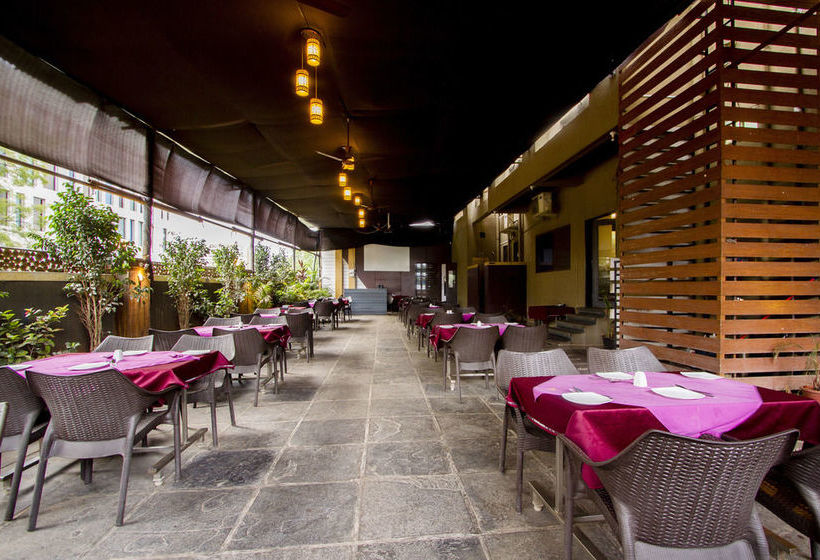 בית מלון כפרי Aarya Regency