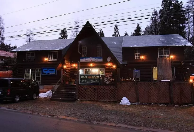 هتل Canadian Village Goryu