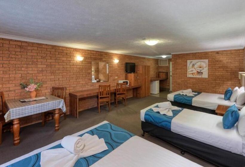 호텔 James Street Motor Inn