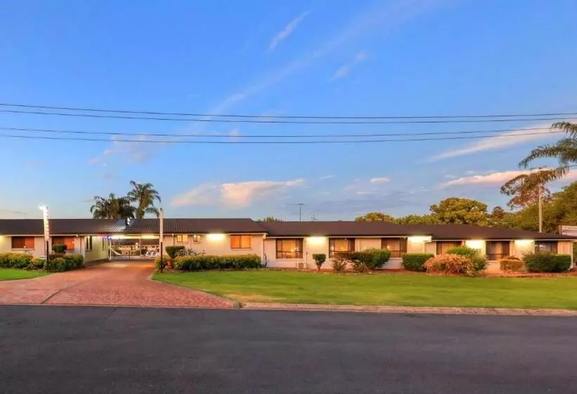 Hotelli James Street Motor Inn