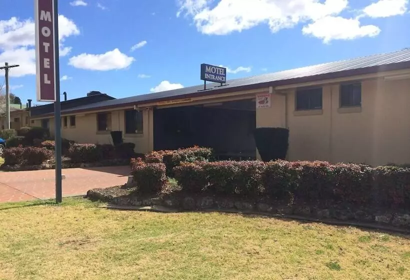 Hotelli James Street Motor Inn