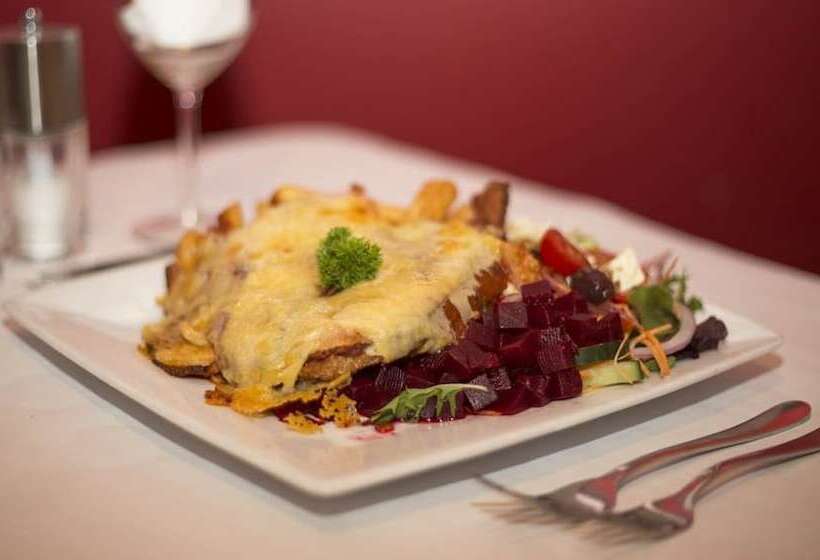 호텔 James Street Motor Inn