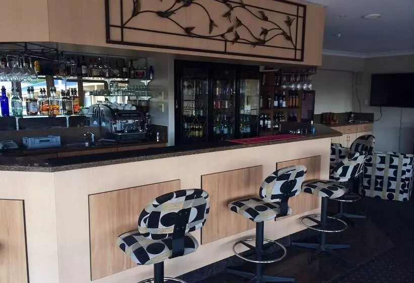 Hotelli James Street Motor Inn