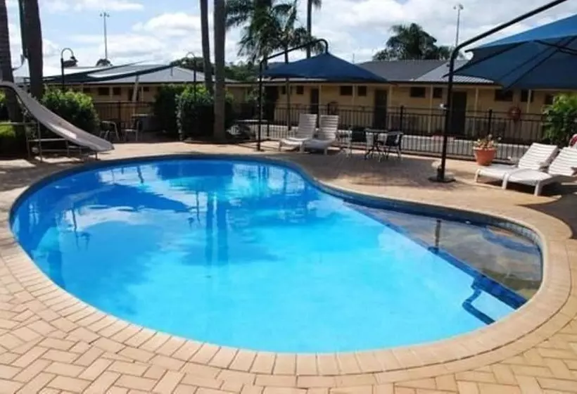 Hotelli James Street Motor Inn