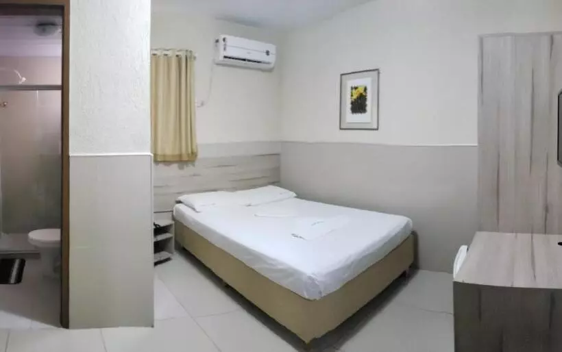 Hotel Uzi Praia