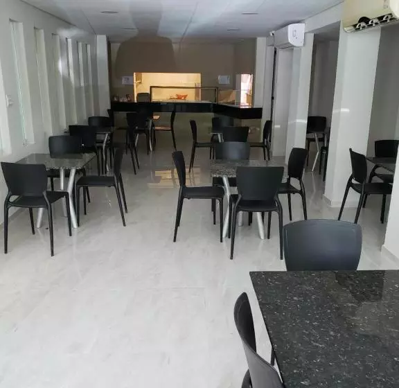 Hotel Uzi Praia