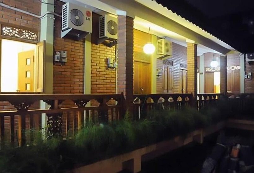 פנסיון Roemah Balewaringin