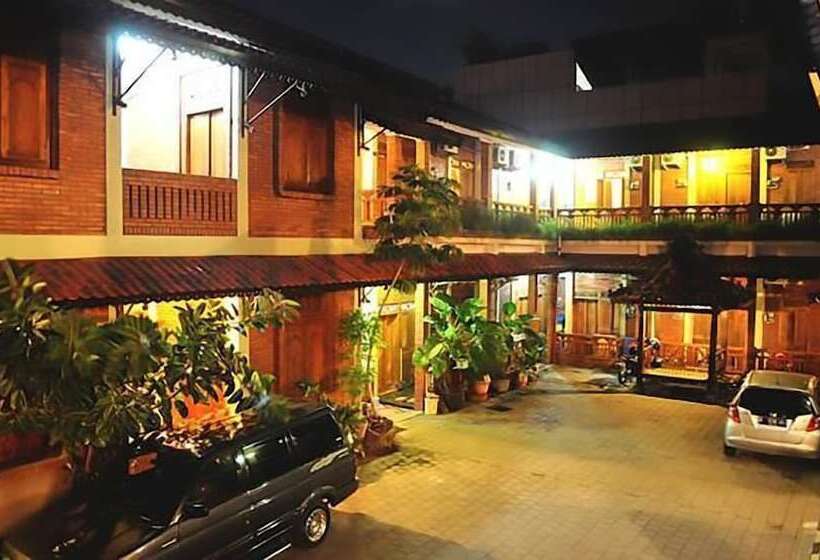 פנסיון Roemah Balewaringin