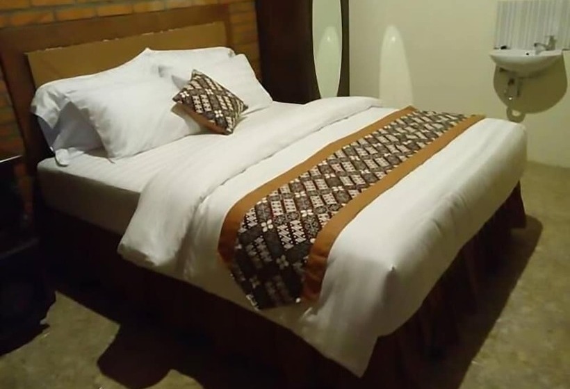 פנסיון Roemah Balewaringin