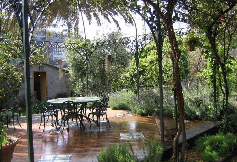 تختخواب و صبحانه Chalet Lidia