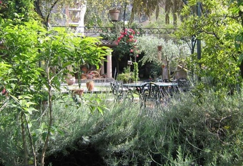 تختخواب و صبحانه Chalet Lidia