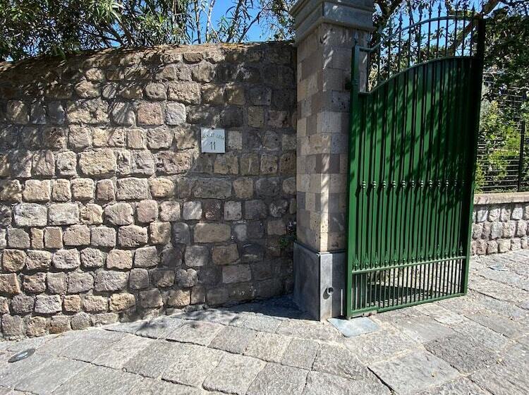 تختخواب و صبحانه Chalet Lidia