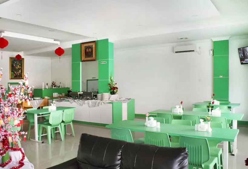 ホテル Airy Greenland Ahmad Yani Batam