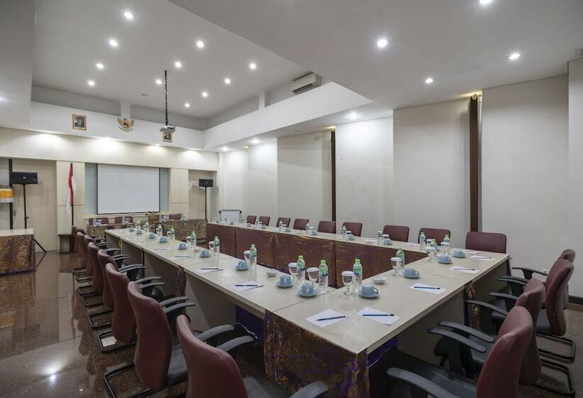 فندق Capital O 612 Dante Guesthouse