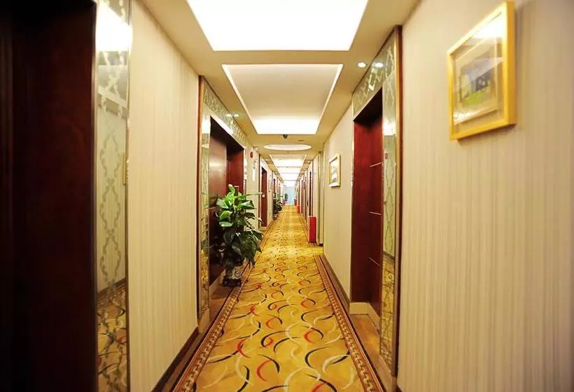 هتل Green Tree Alliance Qianjin Road Jiangnan  Road Metro Station