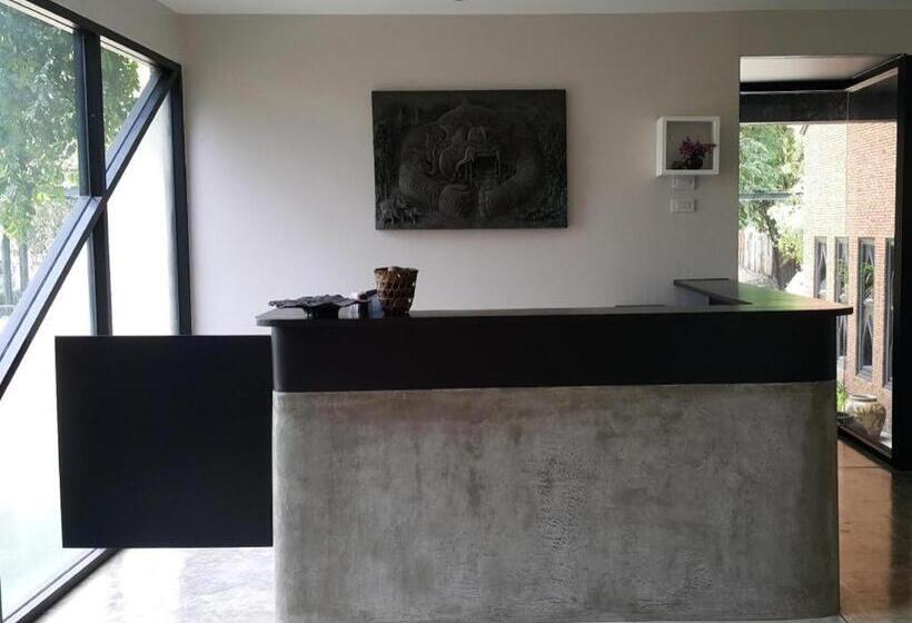 ホテル Silppa Phra Nakhon Si Ayutthaya