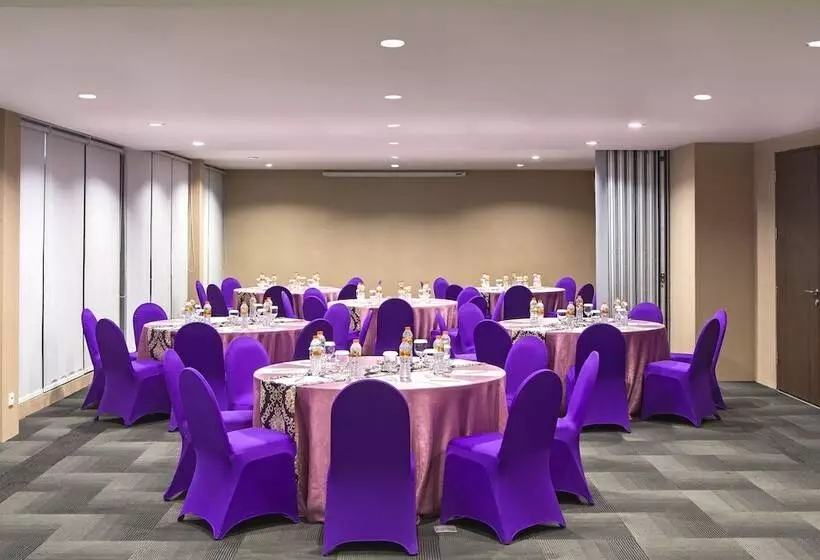 ホテル Swissbelinn Cibitung
