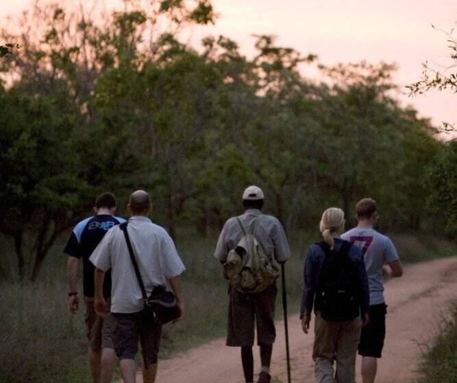 בית מלון כפרי Thornhill Safari Lodge