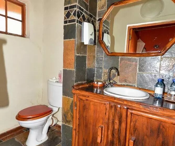 ホテル Thornhill Safari Lodge