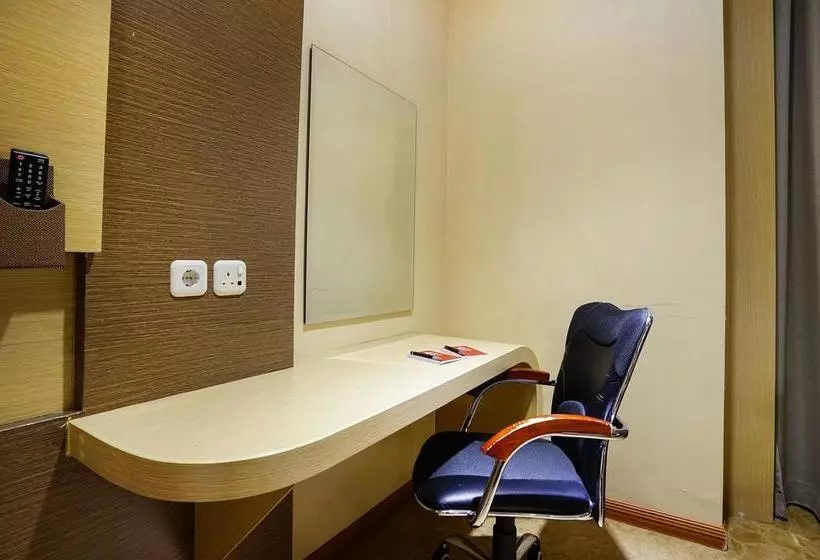 ホテル Zen Rooms Near Bcs Mall Penuin