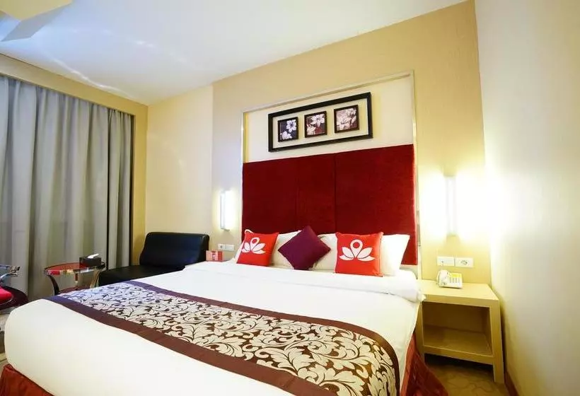ホテル Zen Rooms Near Bcs Mall Penuin