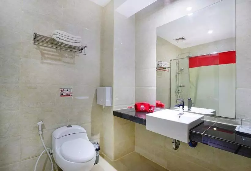 ホテル Zen Rooms Near Bcs Mall Penuin