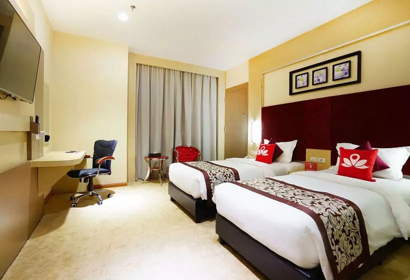 ホテル Zen Rooms Near Bcs Mall Penuin