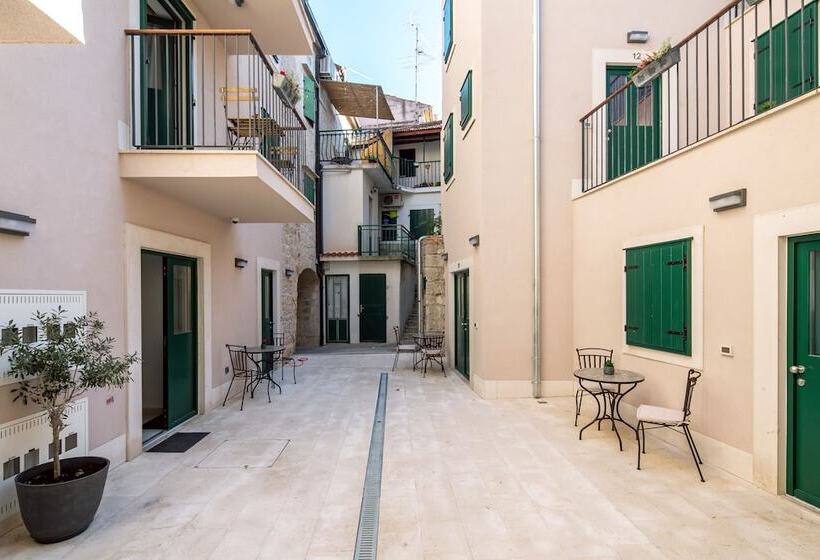 Pensió Apartments Korta