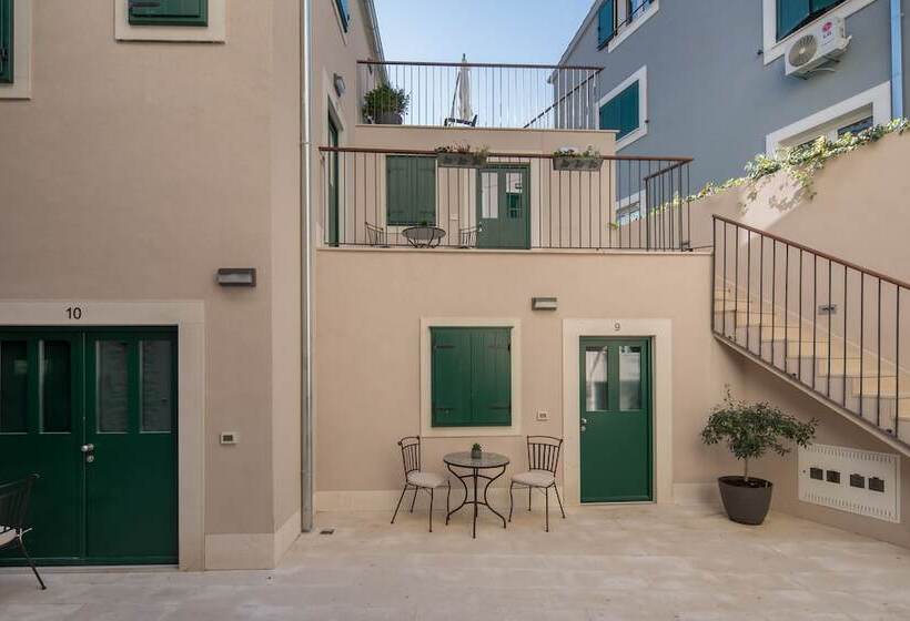 Pensió Apartments Korta