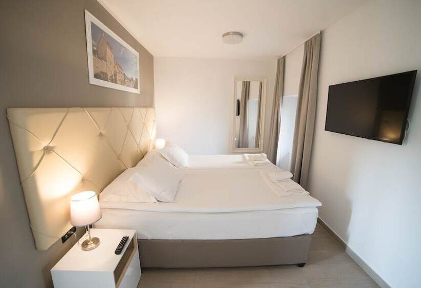 Pensió Apartments Korta