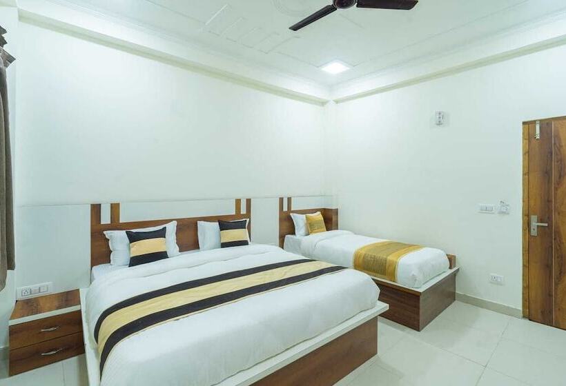 בית מלון כפרי Luxmi Vilas Inn