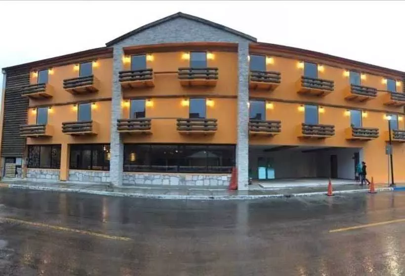 Hotelli Santa Cruz Plus