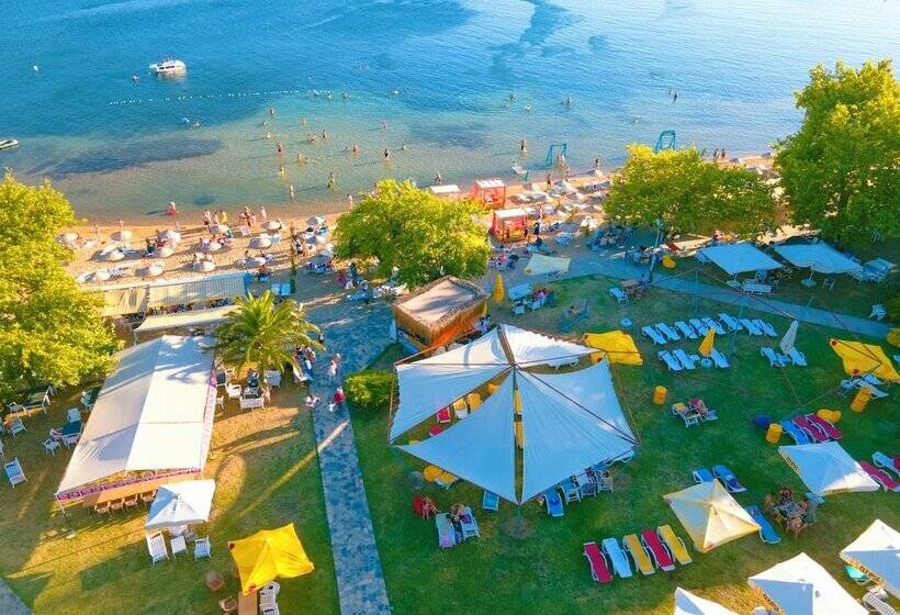 בית מלון כפרי Yaman Beach