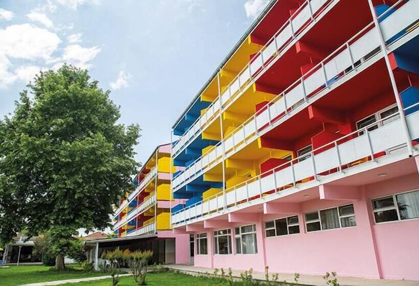 בית מלון כפרי Yaman Beach