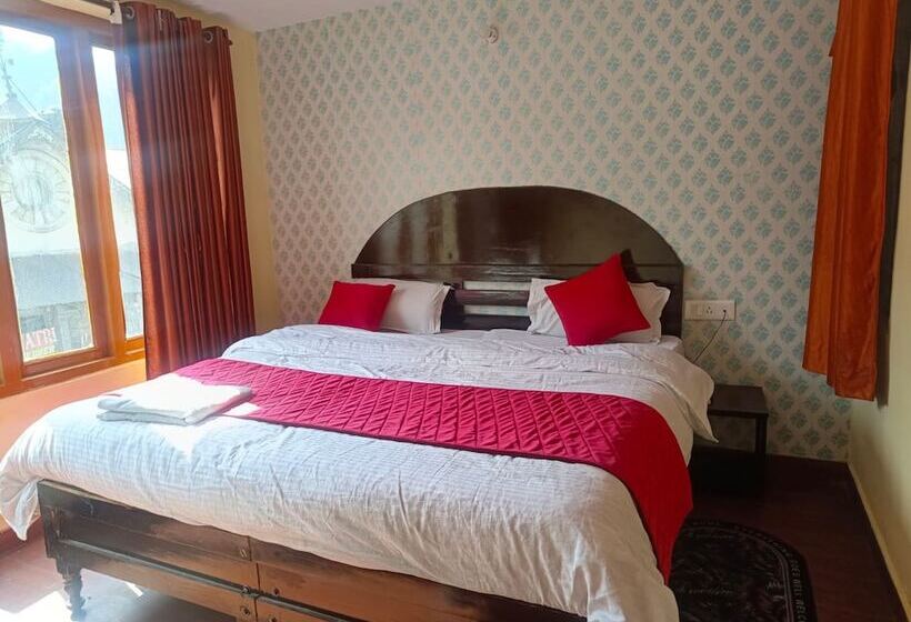 호텔 Goroomgo Chand Regency Nainital