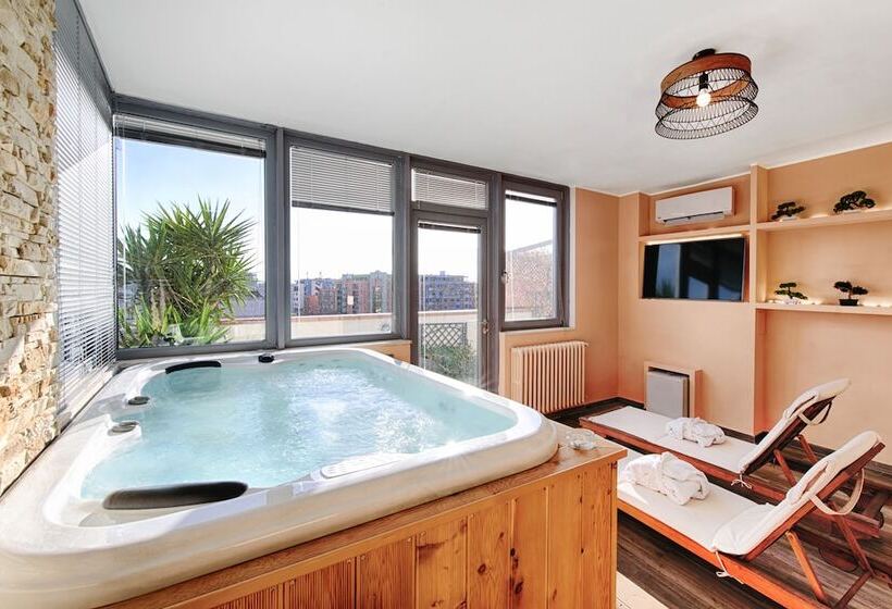 تختخواب و صبحانه Penthouse Station Luxury Apts Le Dimore