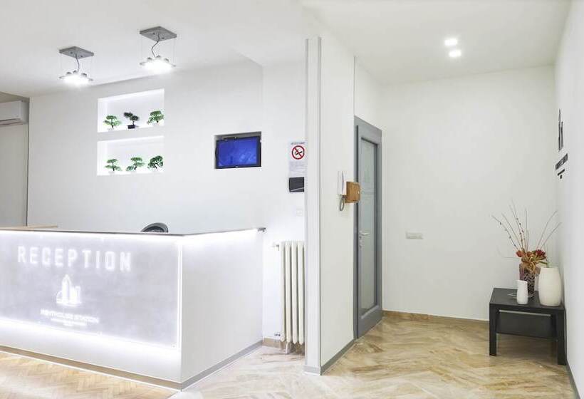 تختخواب و صبحانه Penthouse Station Luxury Apts Le Dimore