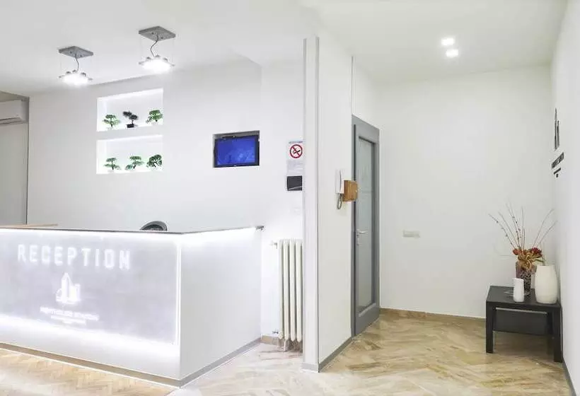 تختخواب و صبحانه Penthouse Station Luxury Apts Le Dimore