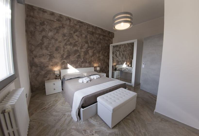 تختخواب و صبحانه Penthouse Station Luxury Apts Le Dimore