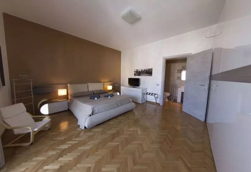 تختخواب و صبحانه Penthouse Station Luxury Apts Le Dimore