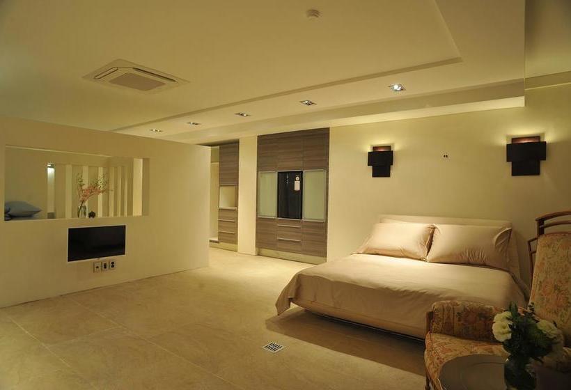 Club Inner Hotel & Resort