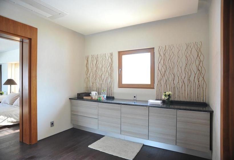 Club Inner Hotel & Resort