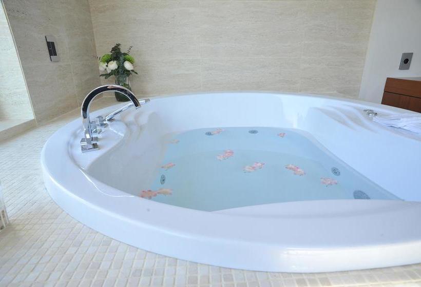 Club Inner Hotel & Resort