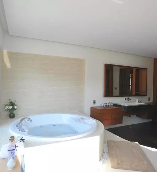 Club Inner Hotel & Resort