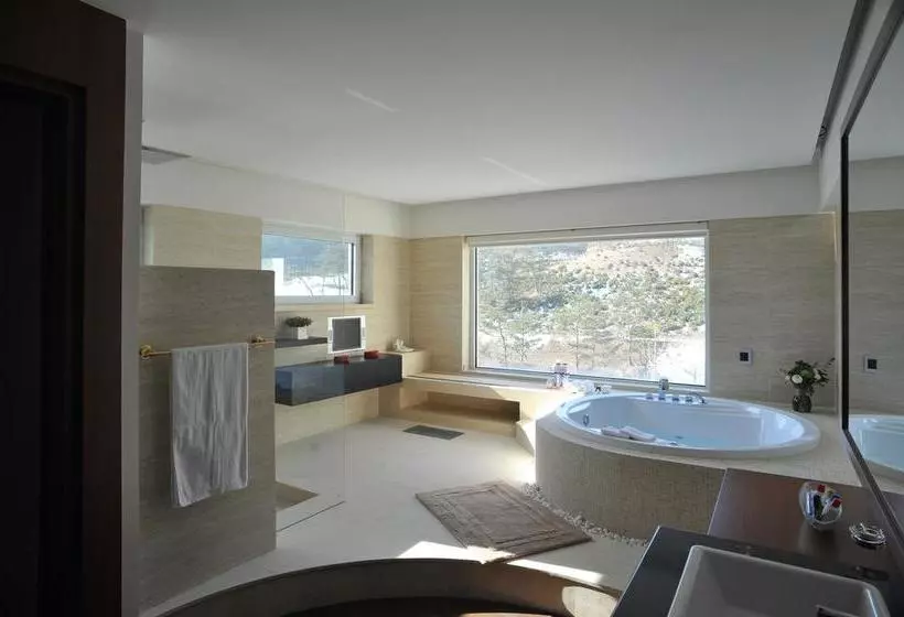 Club Inner Hotel & Resort