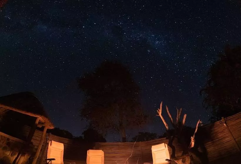 Hotelli Baluleni Safari Lodge