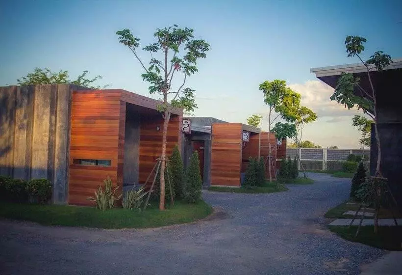 ホテル The Infinite Resort Nakhon Sawan