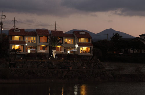 Jeju Lake Pension